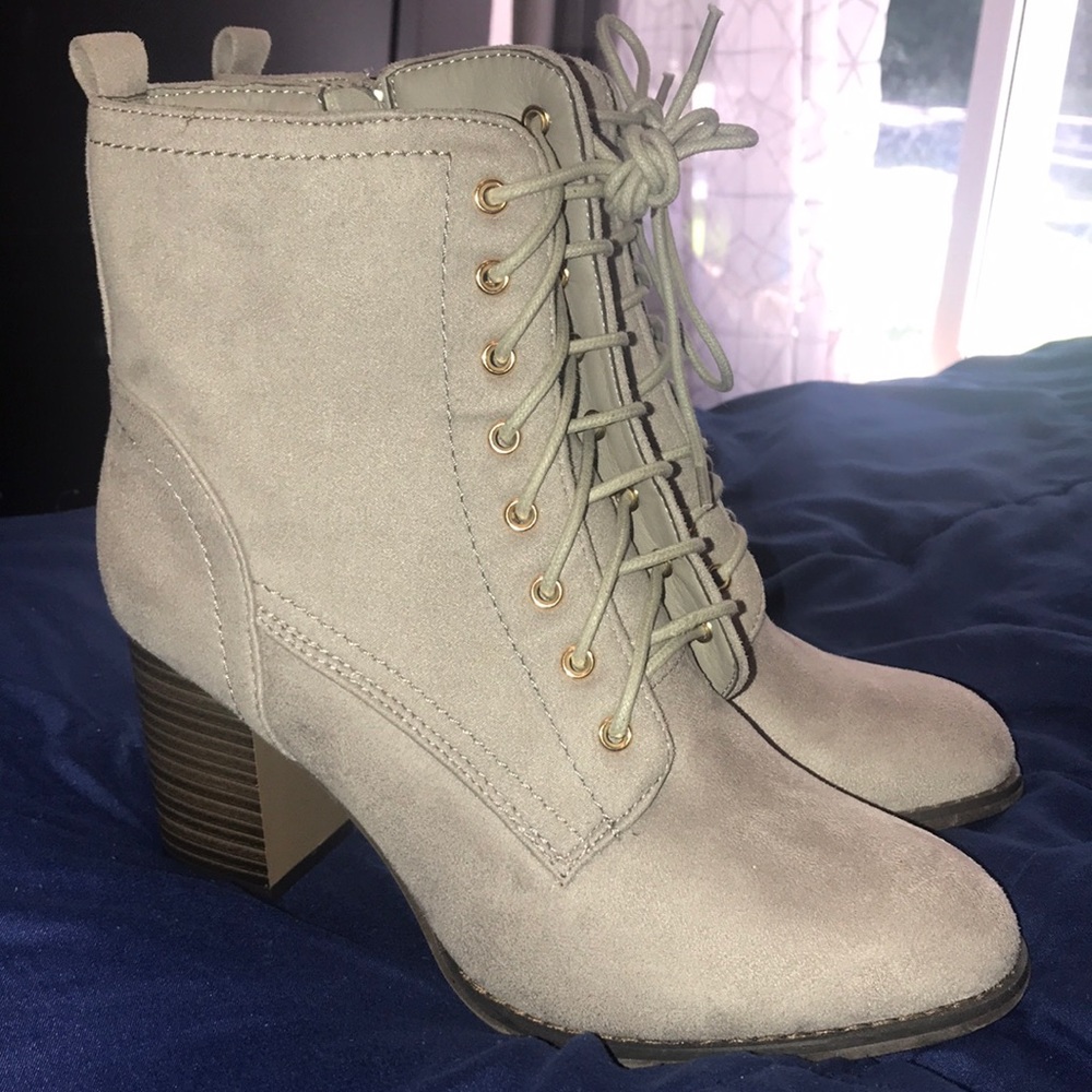 Heel boots
